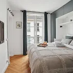 Louvre & Place Vendome - Cityapartmentstay