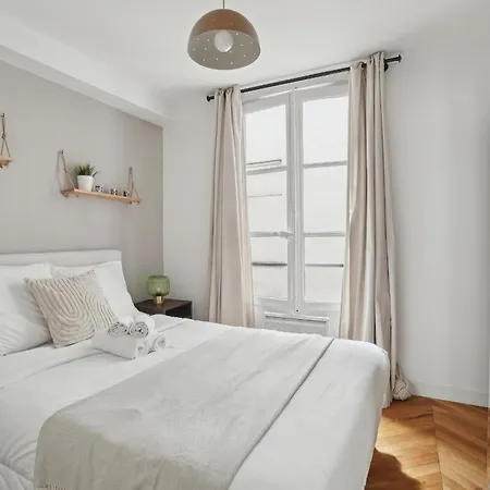 Appartamento Louvre & Place Vendome - Cityapartmentstay *