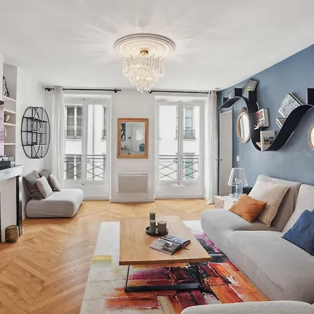 Louvre & Place Vendome - Cityapartmentstay Parigi